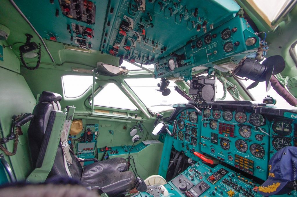 Кабина пилотов Ту-134, НИТКА, Новофедоровка. 95 лет Морской авиации Черноморского флота-41.jpg